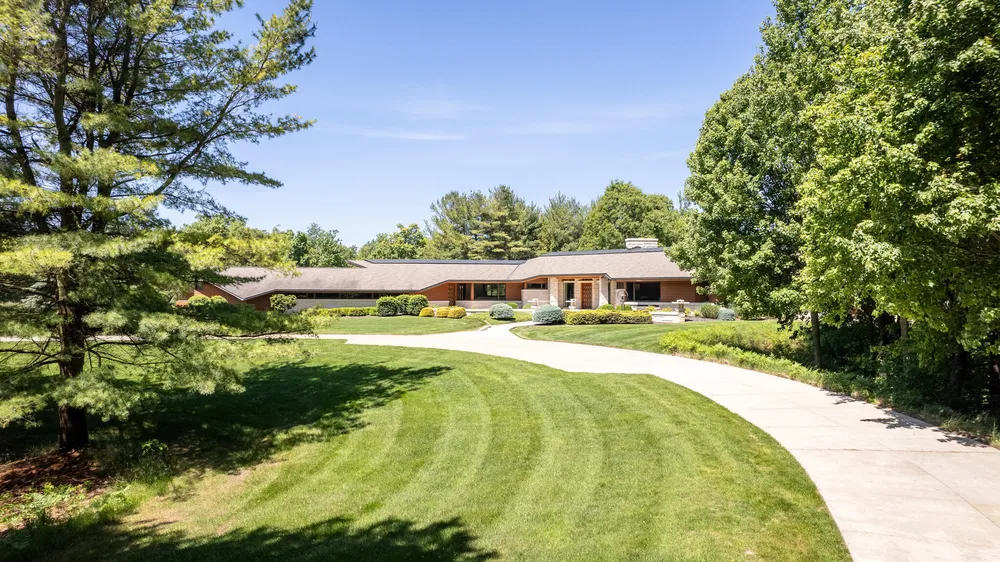 6479 144th Ave, Holland, MI 49423