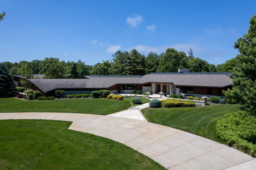 6479 144th Ave, Holland, MI 49423