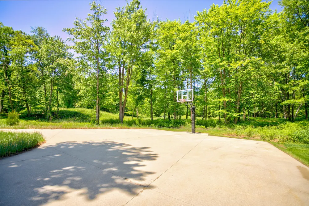 6479 144th Ave, Holland, MI 49423