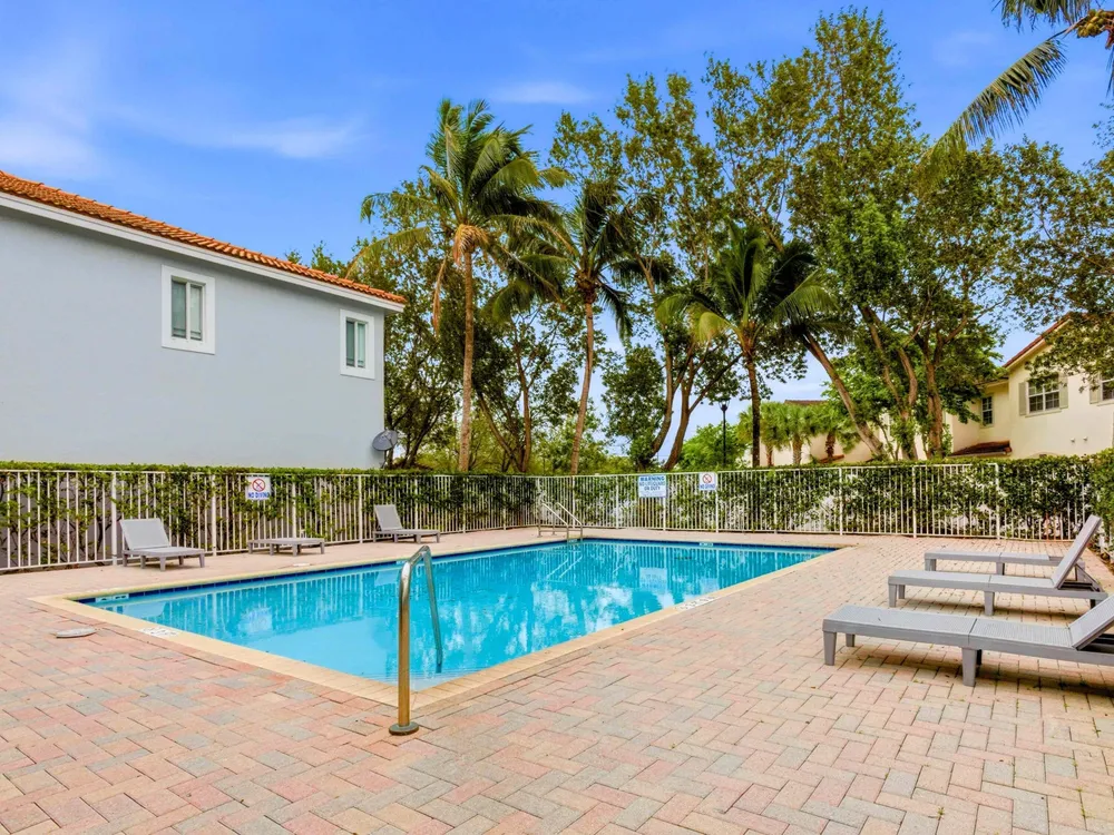 8772 Cypress Walk Ct, Tamarac, FL 33321