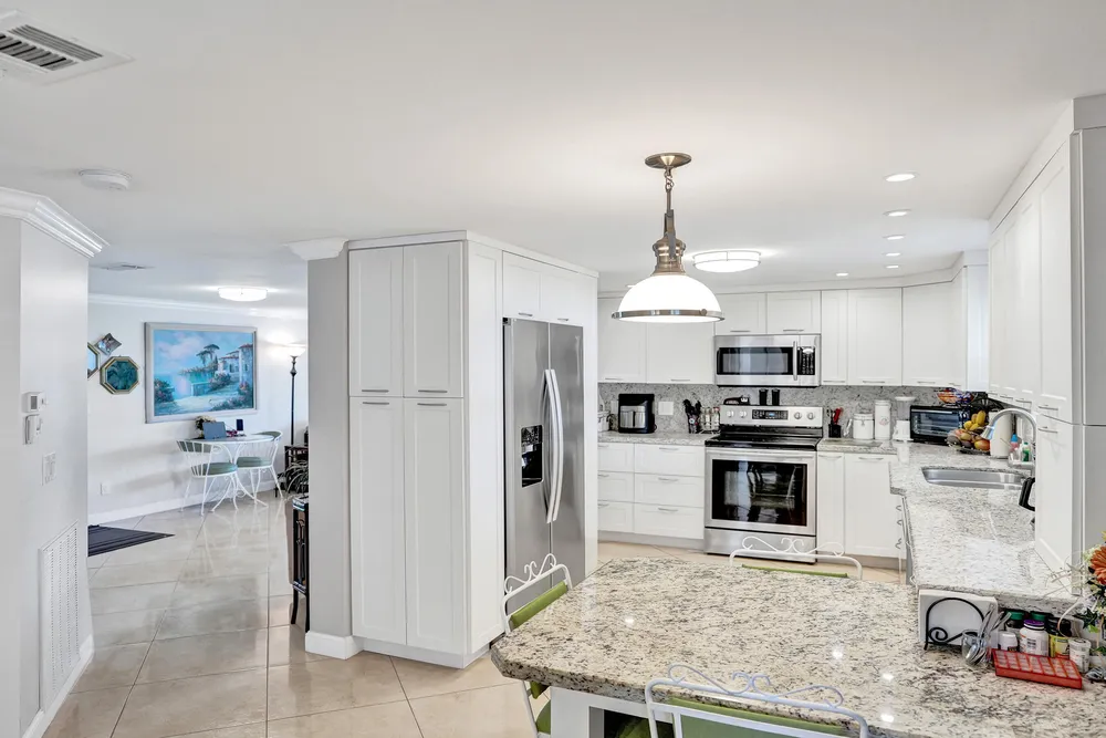 120 NW 53rd Pl, Pompano Beach, FL 33064