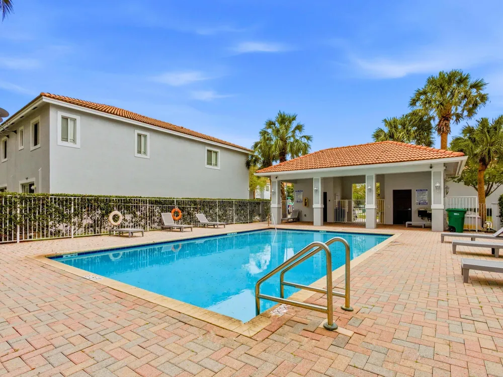 8772 Cypress Walk Ct, Tamarac, FL 33321