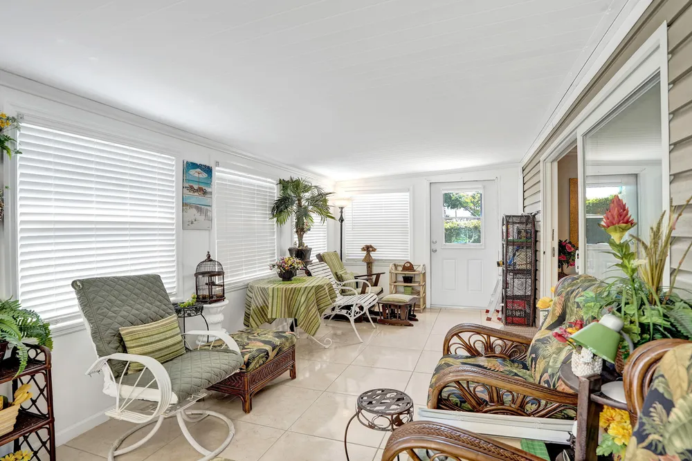 120 NW 53rd Pl, Pompano Beach, FL 33064