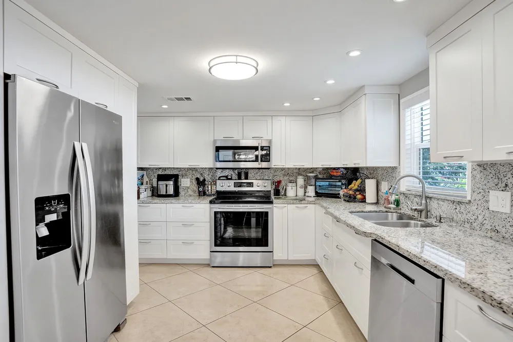 120 NW 53rd Pl, Pompano Beach, FL 33064