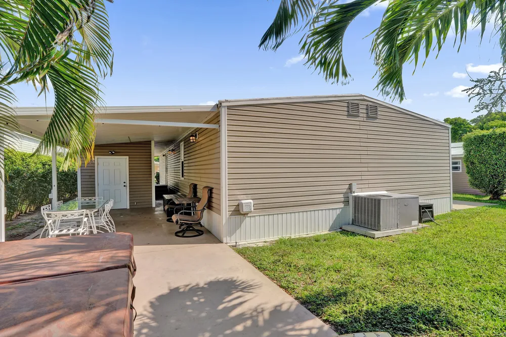 120 NW 53rd Pl, Pompano Beach, FL 33064