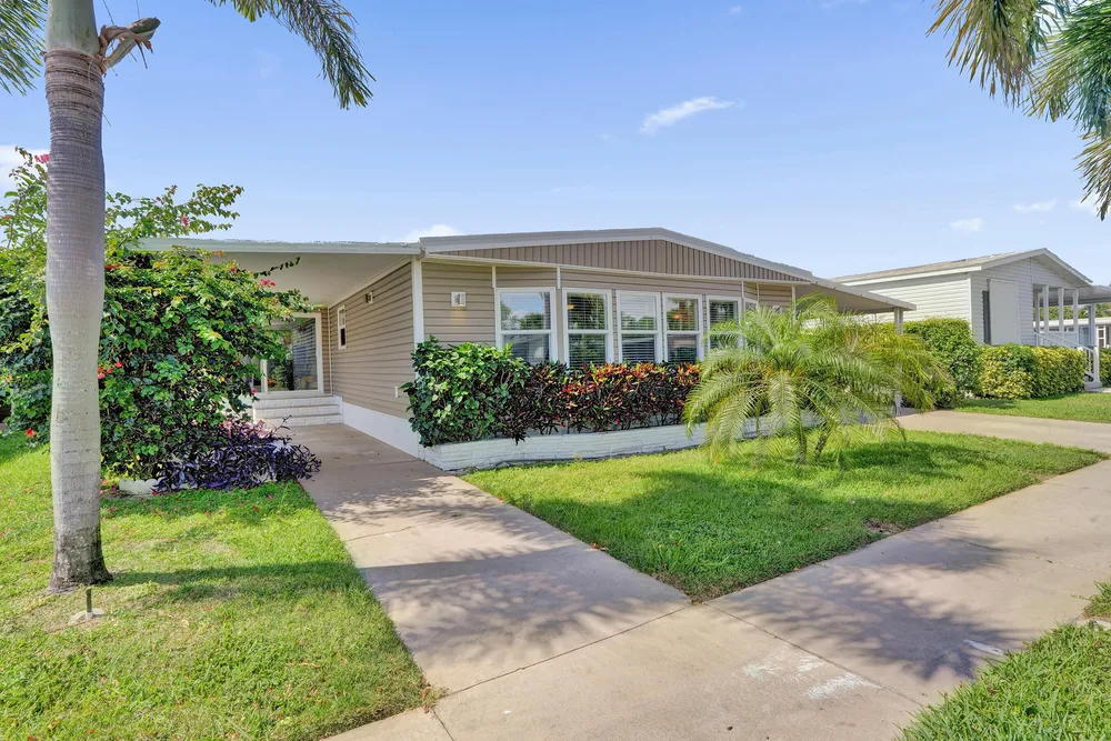 120 NW 53rd Pl, Pompano Beach, FL 33064