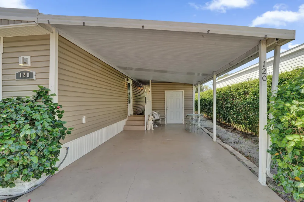 120 NW 53rd Pl, Pompano Beach, FL 33064