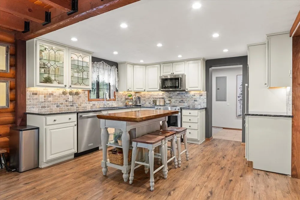 14725 N Schaffer Rd, Spokane, WA 99208
