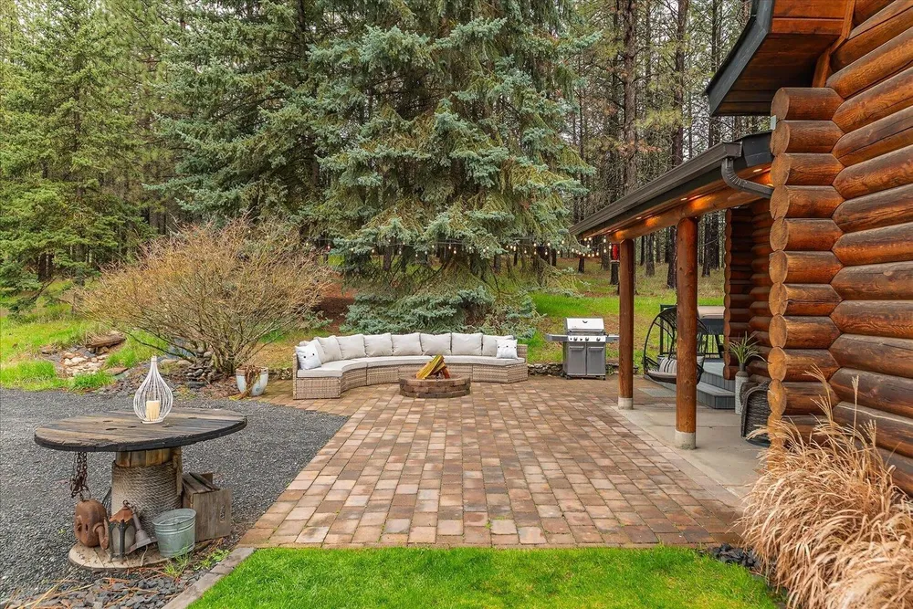 14725 N Schaffer Rd, Spokane, WA 99208