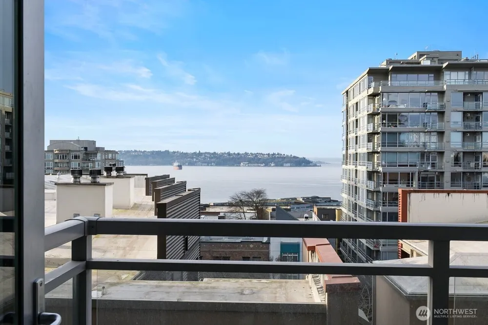2911 2nd Ave, Seattle, WA 98121