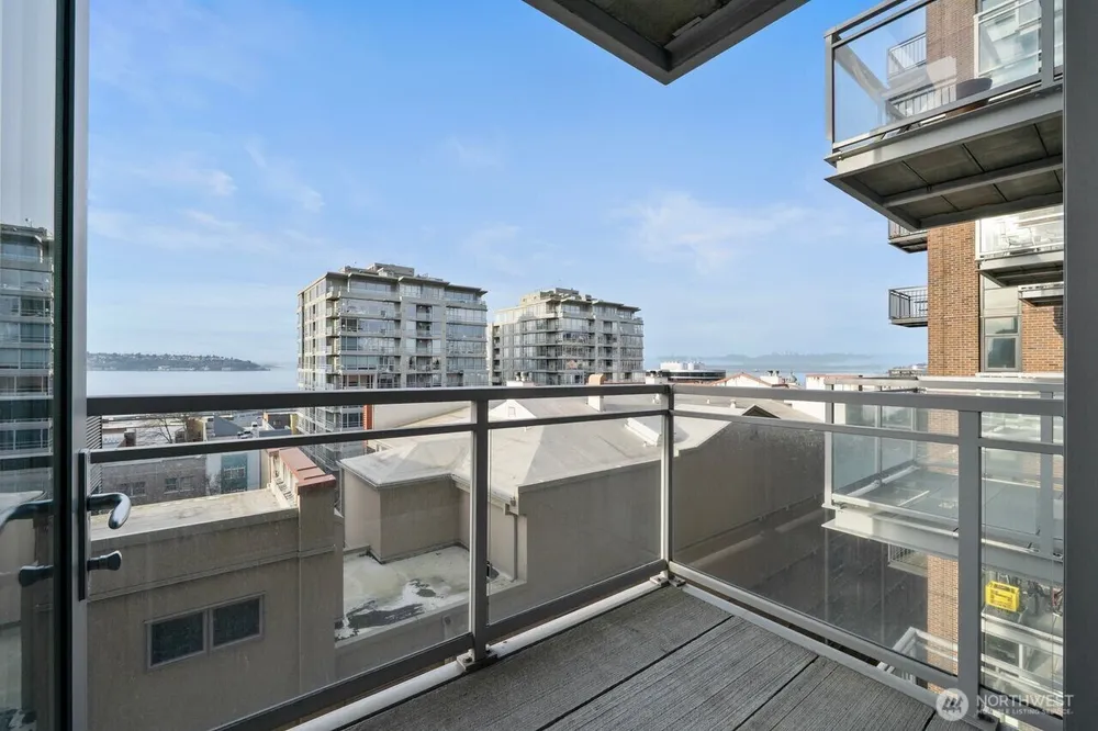 2911 2nd Ave, Seattle, WA 98121