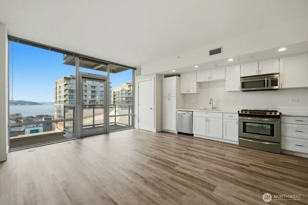 2911 2nd Ave, Seattle, WA 98121