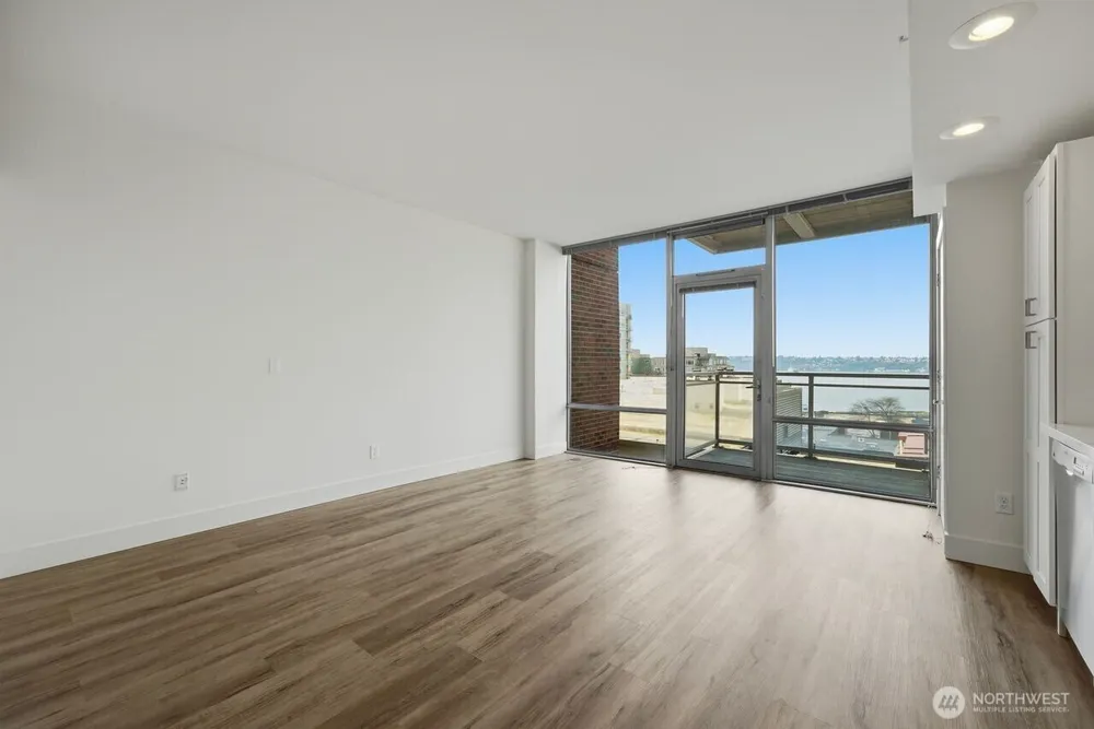2911 2nd Ave, Seattle, WA 98121
