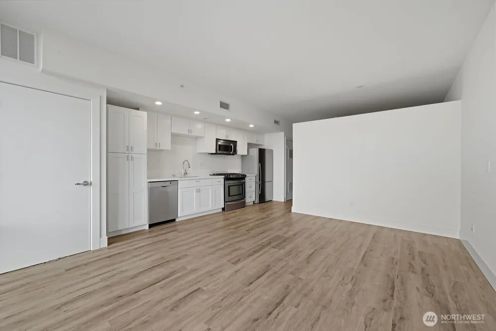 2911 2nd Ave, Seattle, WA 98121