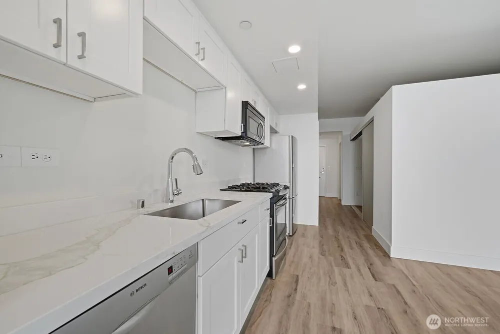 2911 2nd Ave, Seattle, WA 98121