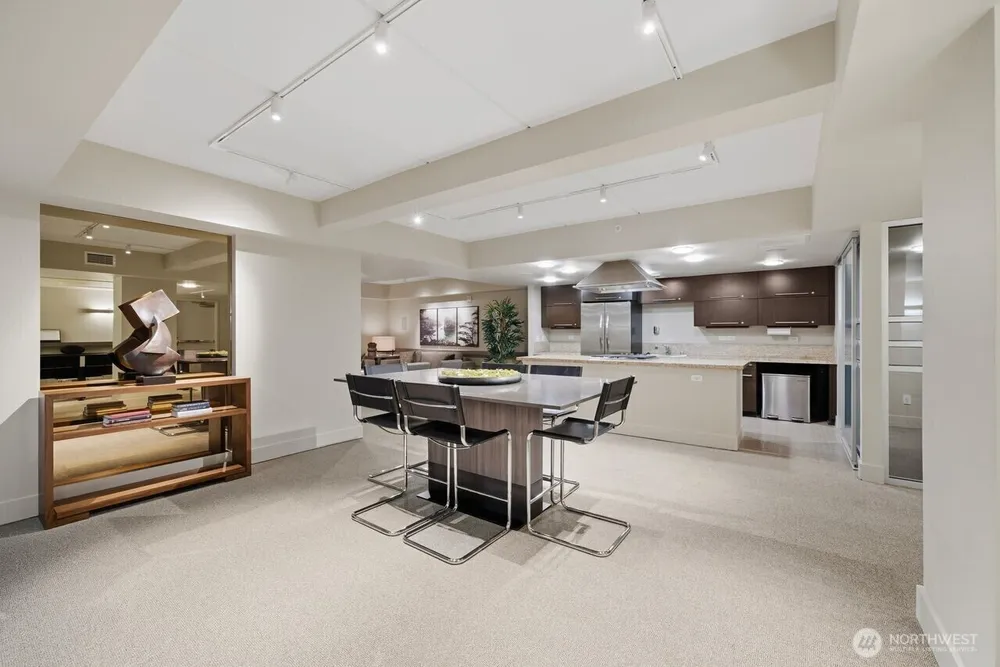 2911 2nd Ave, Seattle, WA 98121