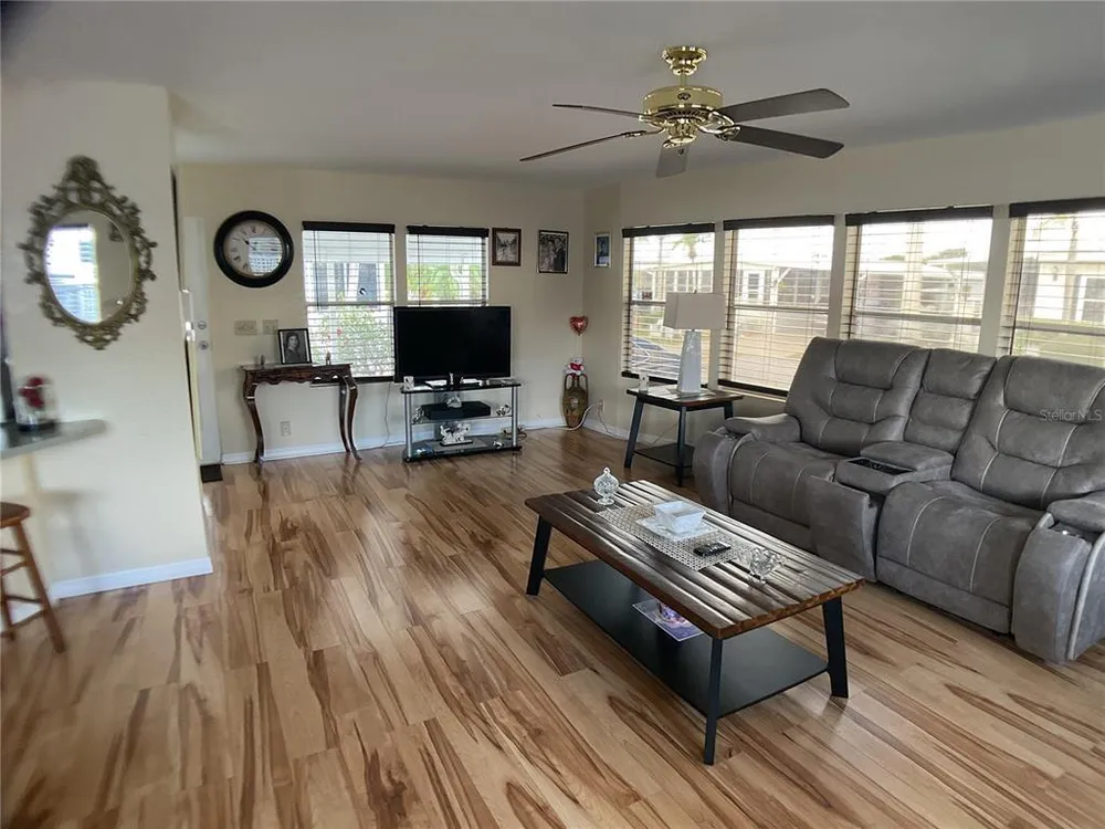 2100 Kings Hwy, Port Charlotte, FL 33980