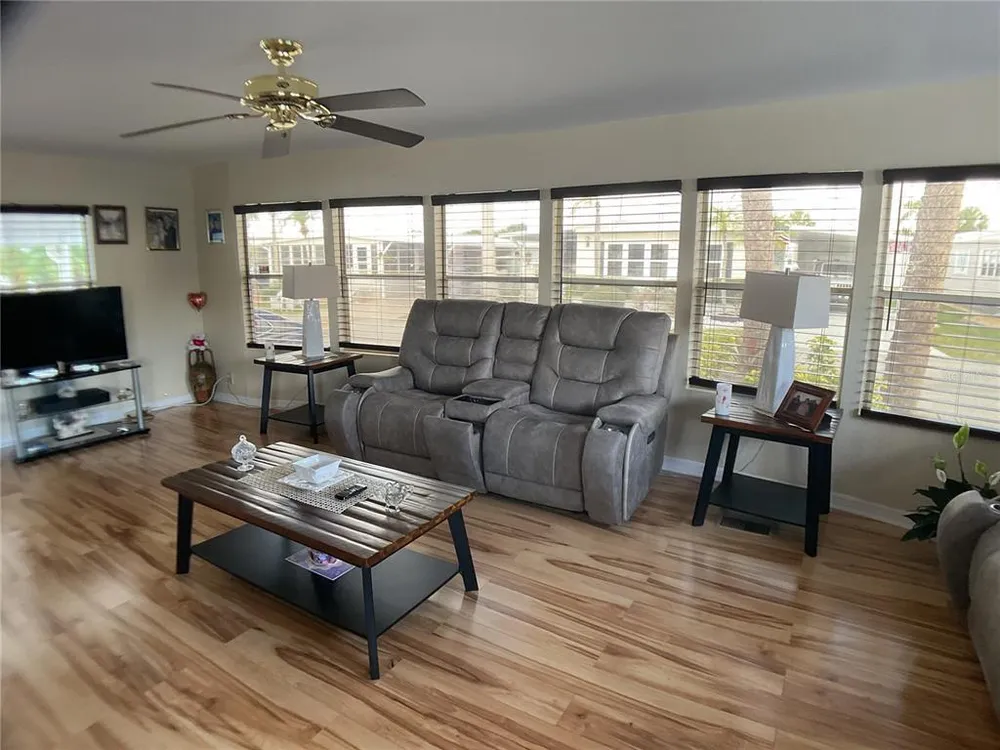 2100 Kings Hwy, Port Charlotte, FL 33980