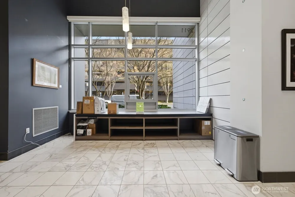 2911 2nd Ave, Seattle, WA 98121