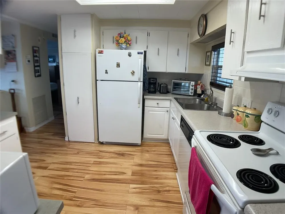 2100 Kings Hwy, Port Charlotte, FL 33980