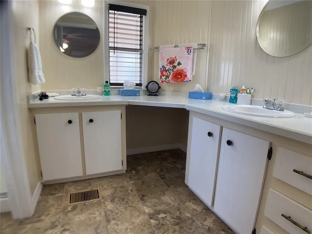2100 Kings Hwy, Port Charlotte, FL 33980
