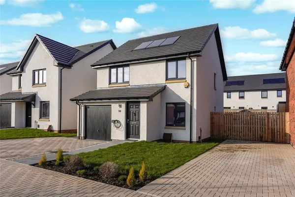 Lawder Gardens, Glenrothes, Fife, KY7