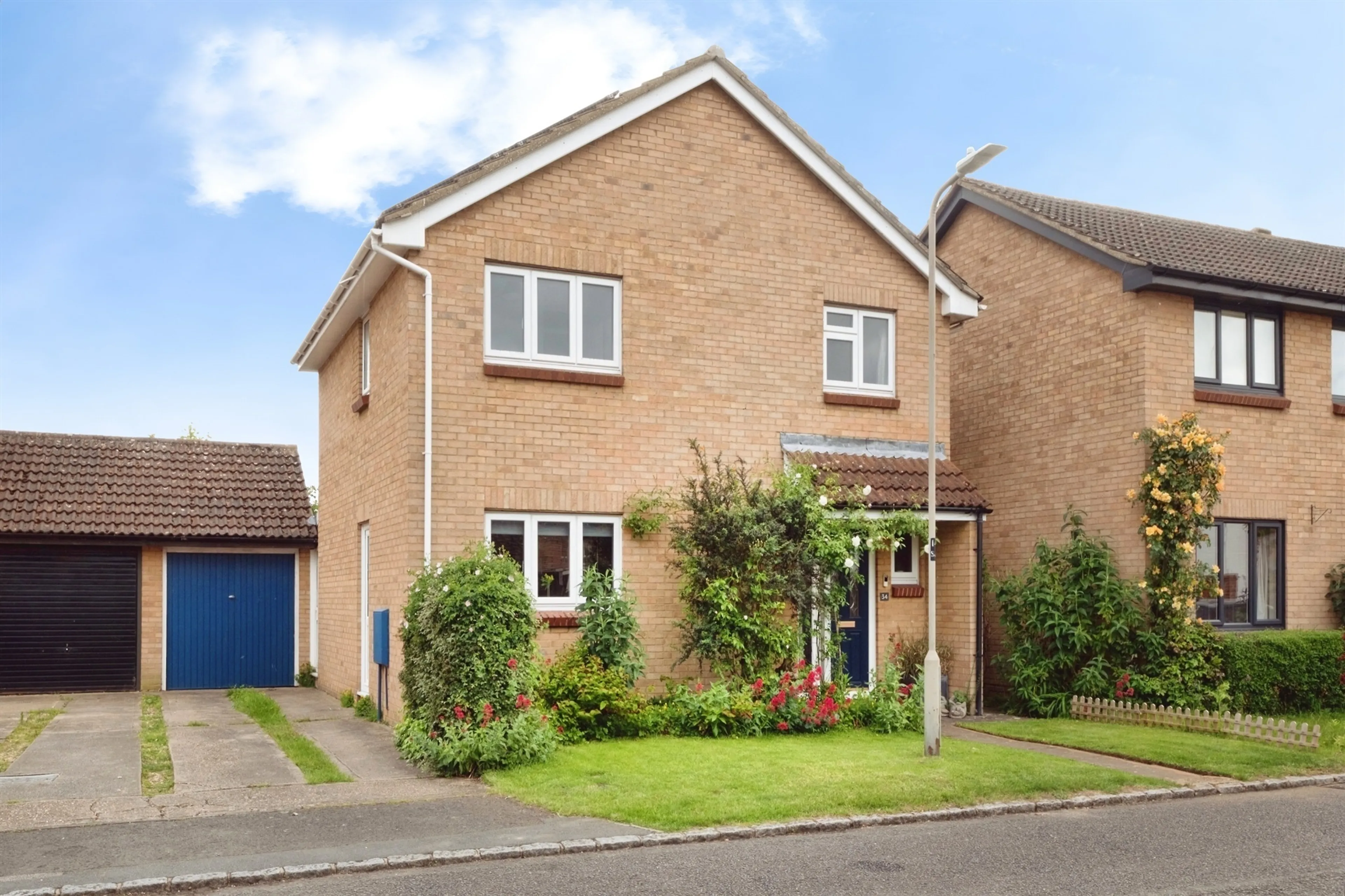 Property at Sunridge Close, Newport Pagnell