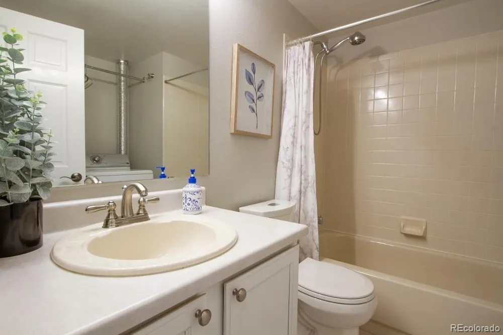 5069 W 62nd Ave, Arvada, CO 80003