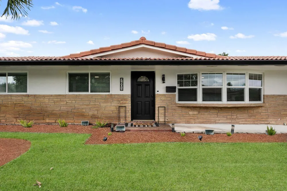 7601 NW 41st St, Coral Springs, FL 33065