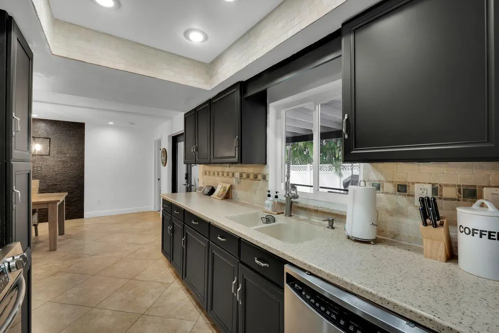 7601 NW 41st St, Coral Springs, FL 33065
