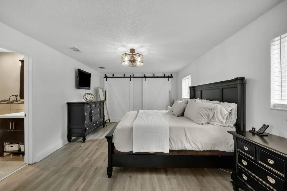 7601 NW 41st St, Coral Springs, FL 33065