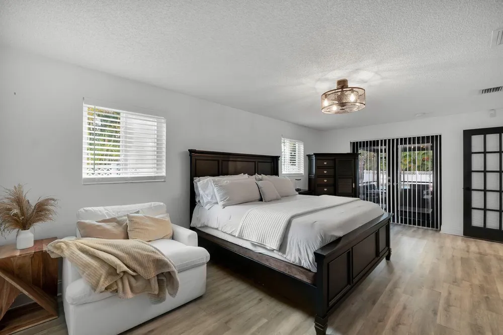 7601 NW 41st St, Coral Springs, FL 33065