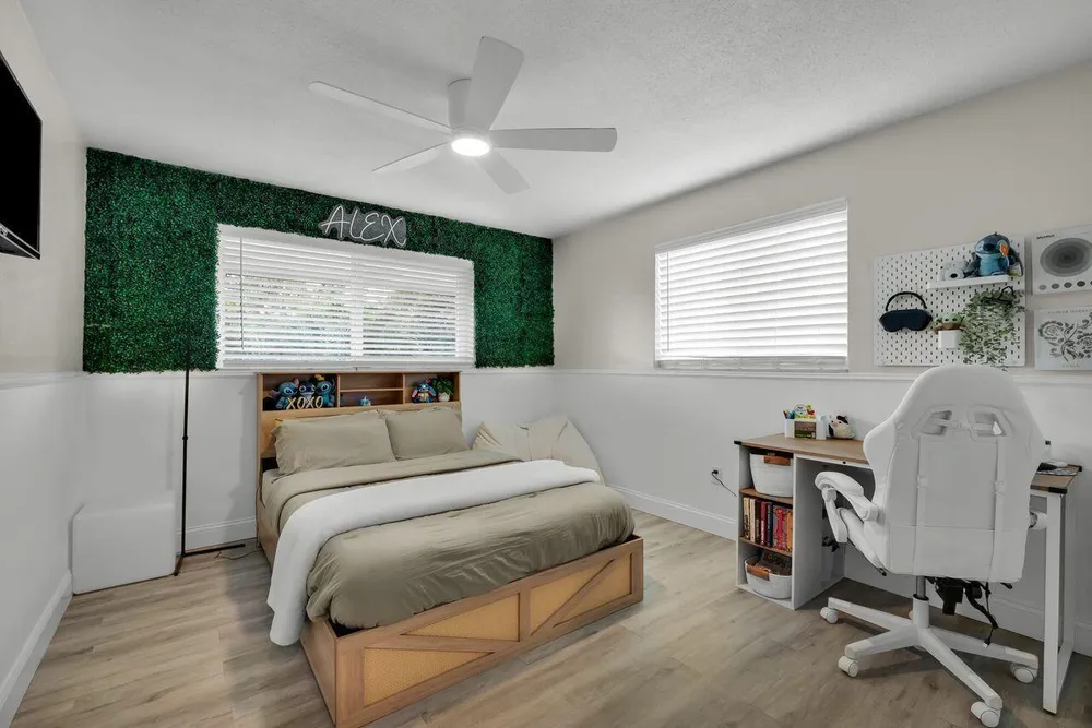 7601 NW 41st St, Coral Springs, FL 33065