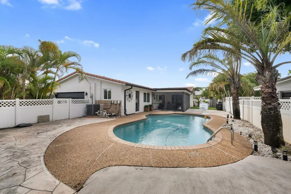 7601 NW 41st St, Coral Springs, FL 33065