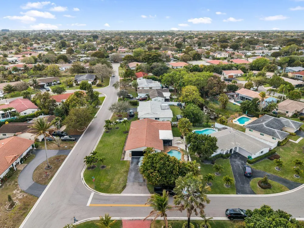 7601 NW 41st St, Coral Springs, FL 33065