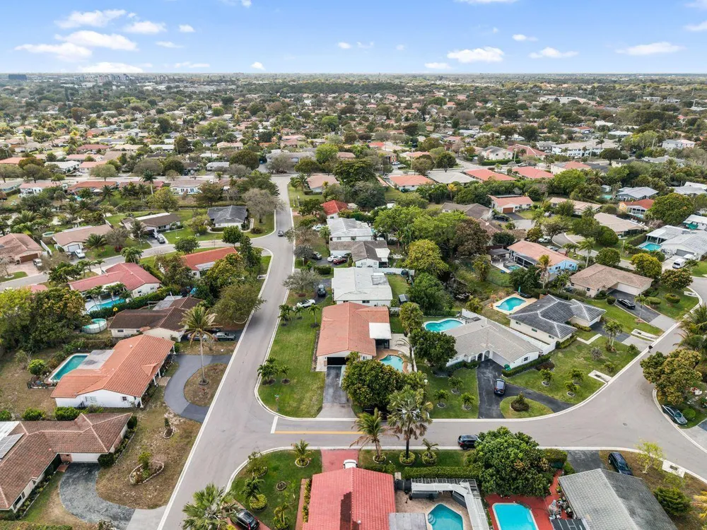 7601 NW 41st St, Coral Springs, FL 33065