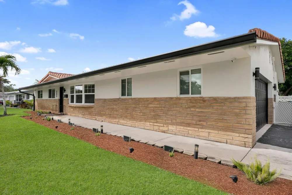 7601 NW 41st St, Coral Springs, FL 33065