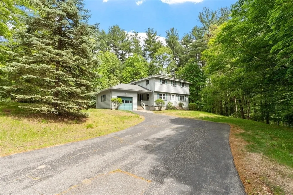 18 Cambridge St, Chelmsford, MA 01824