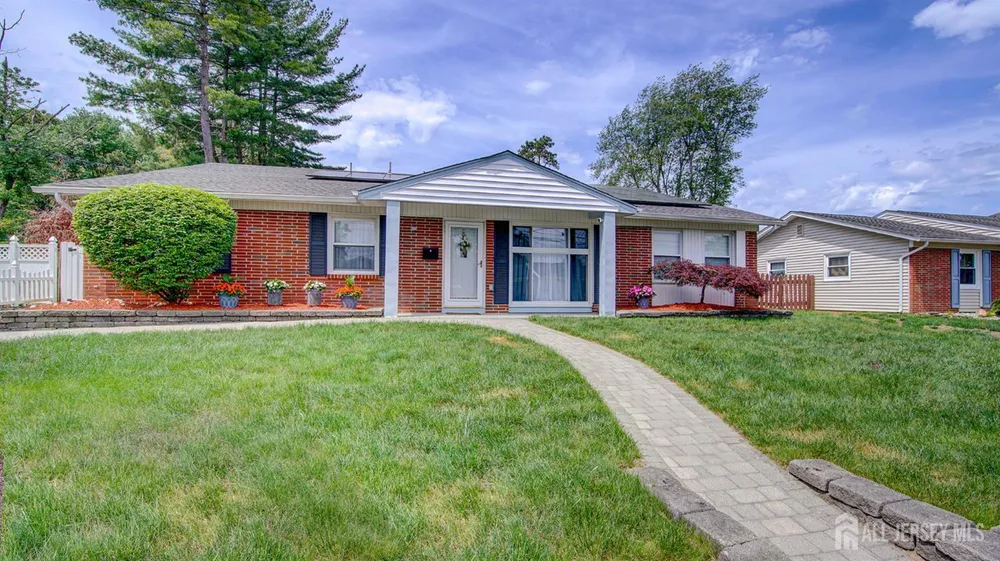 107 Monmouth Rd, Monroe, NJ 08831