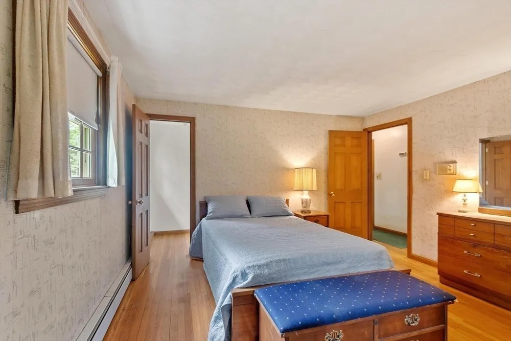 18 Cambridge St, Chelmsford, MA 01824