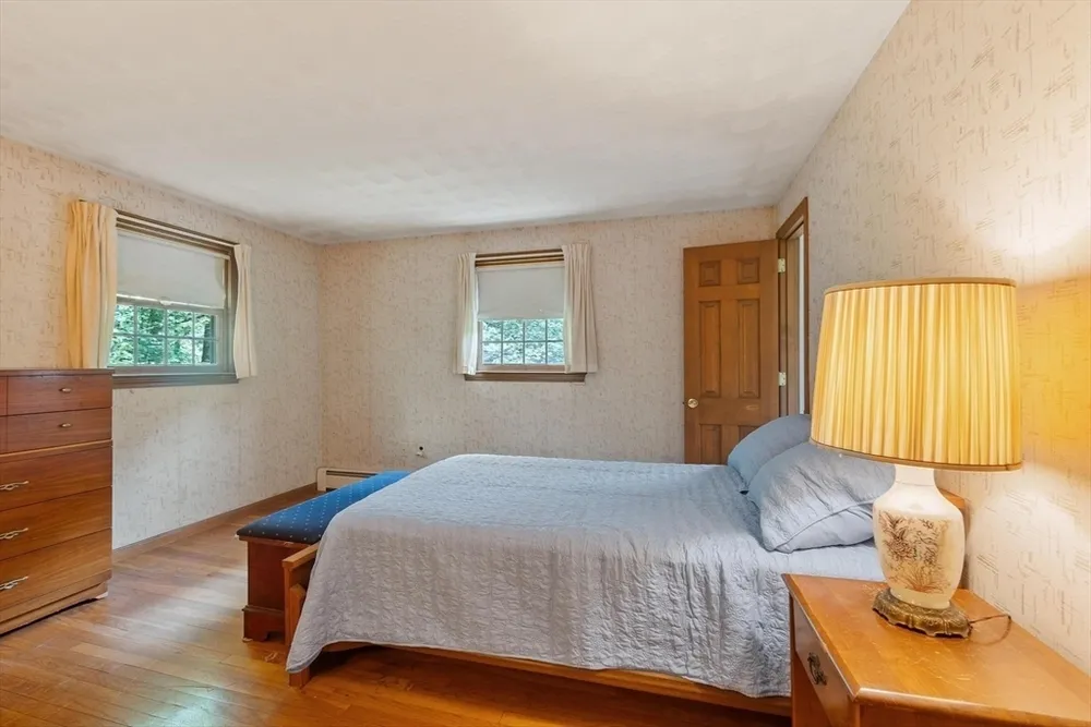 18 Cambridge St, Chelmsford, MA 01824
