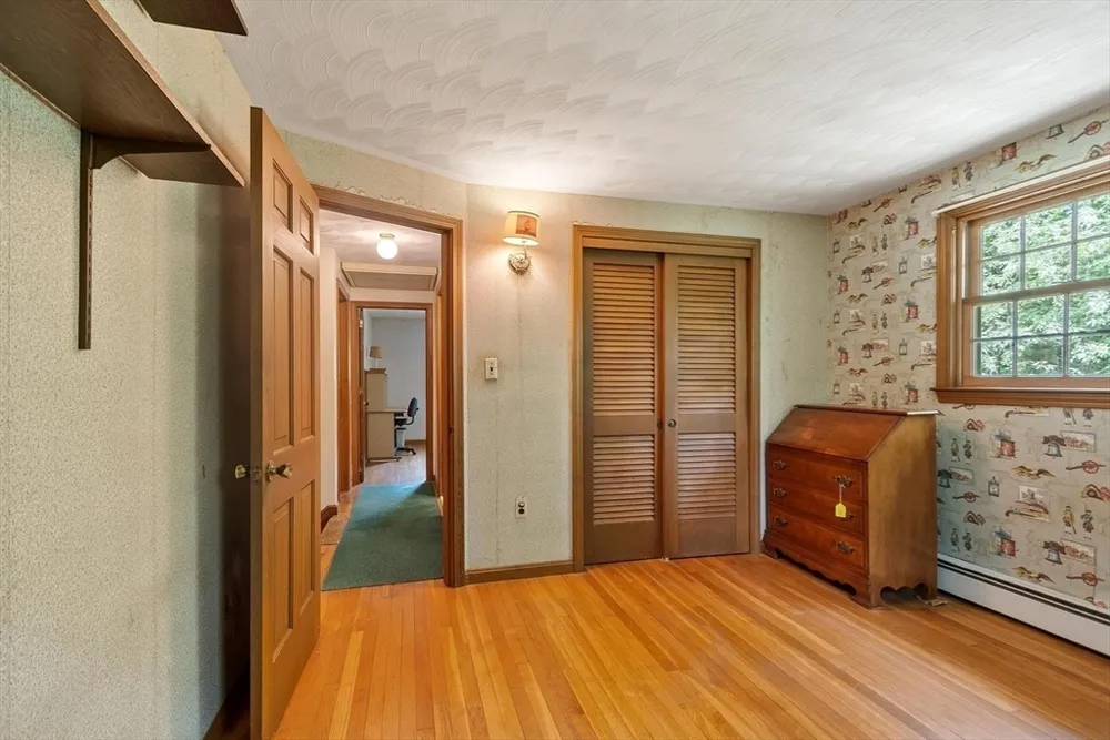 18 Cambridge St, Chelmsford, MA 01824