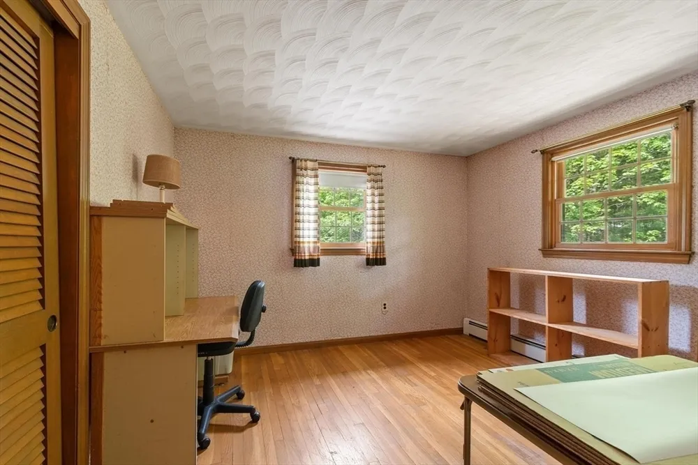18 Cambridge St, Chelmsford, MA 01824