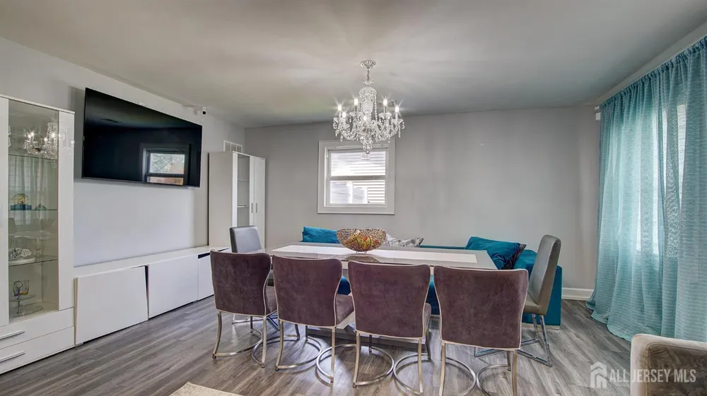 107 Monmouth Rd, Monroe, NJ 08831