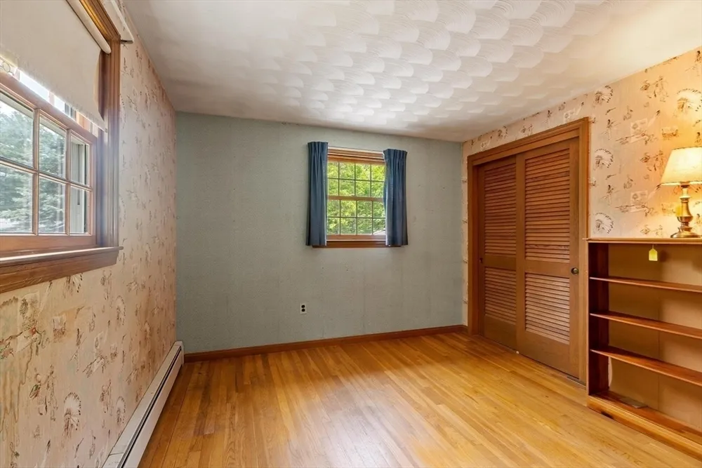 18 Cambridge St, Chelmsford, MA 01824