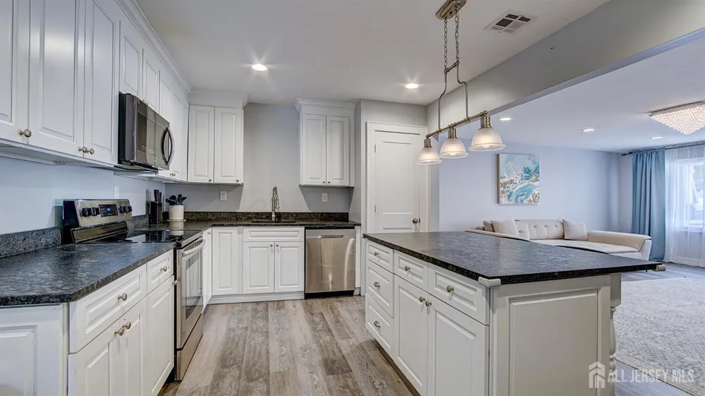 107 Monmouth Rd, Monroe, NJ 08831