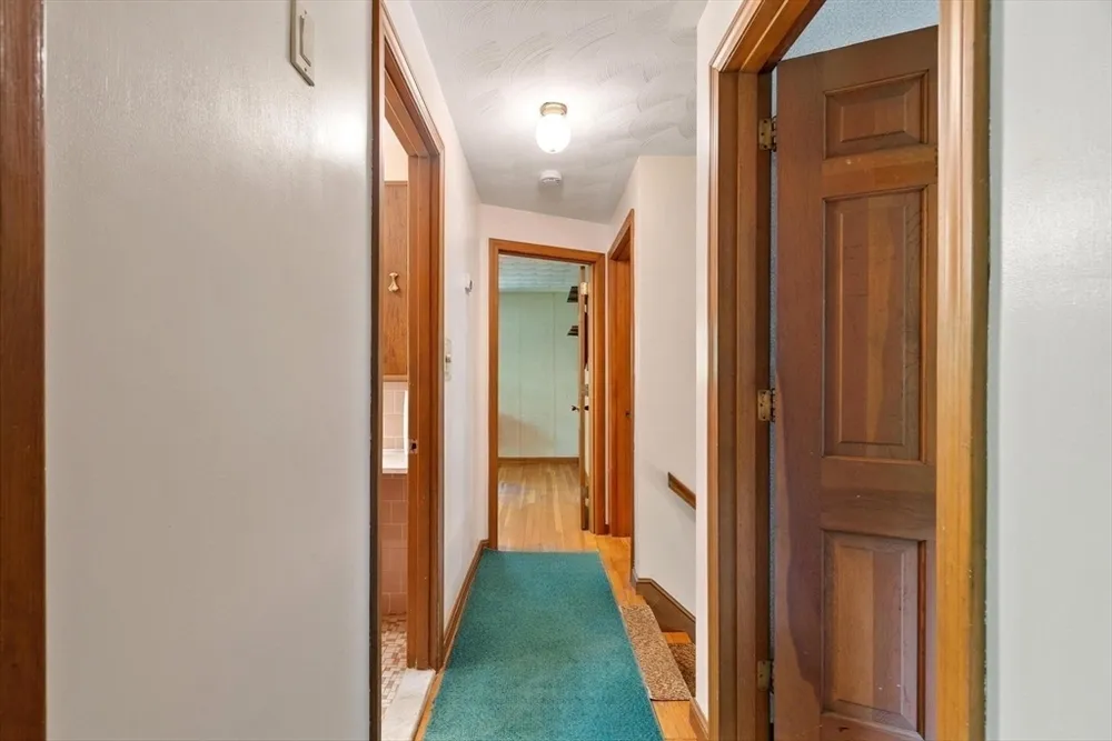 18 Cambridge St, Chelmsford, MA 01824