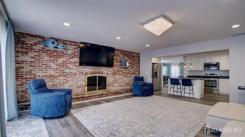 107 Monmouth Rd, Monroe, NJ 08831