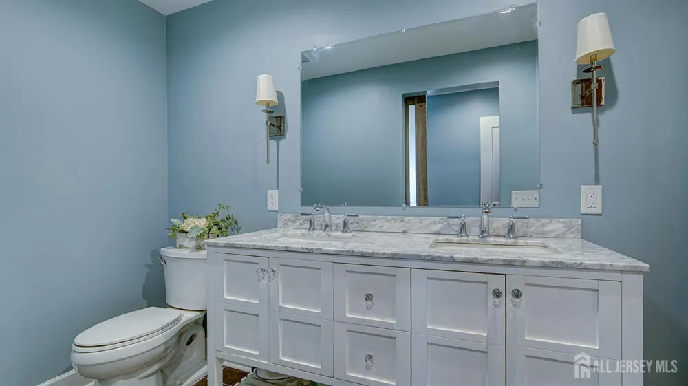 107 Monmouth Rd, Monroe, NJ 08831