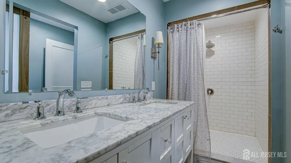 107 Monmouth Rd, Monroe, NJ 08831